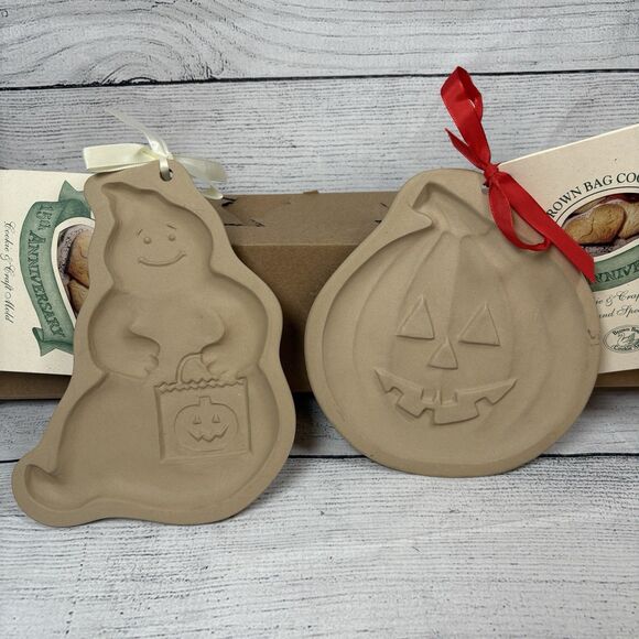 Brown Bag Cookie Art Molds Lot 2 Halloween 1992 Jack-o'-Lantern 1990 Ghost NEW - Picture 1 of 4